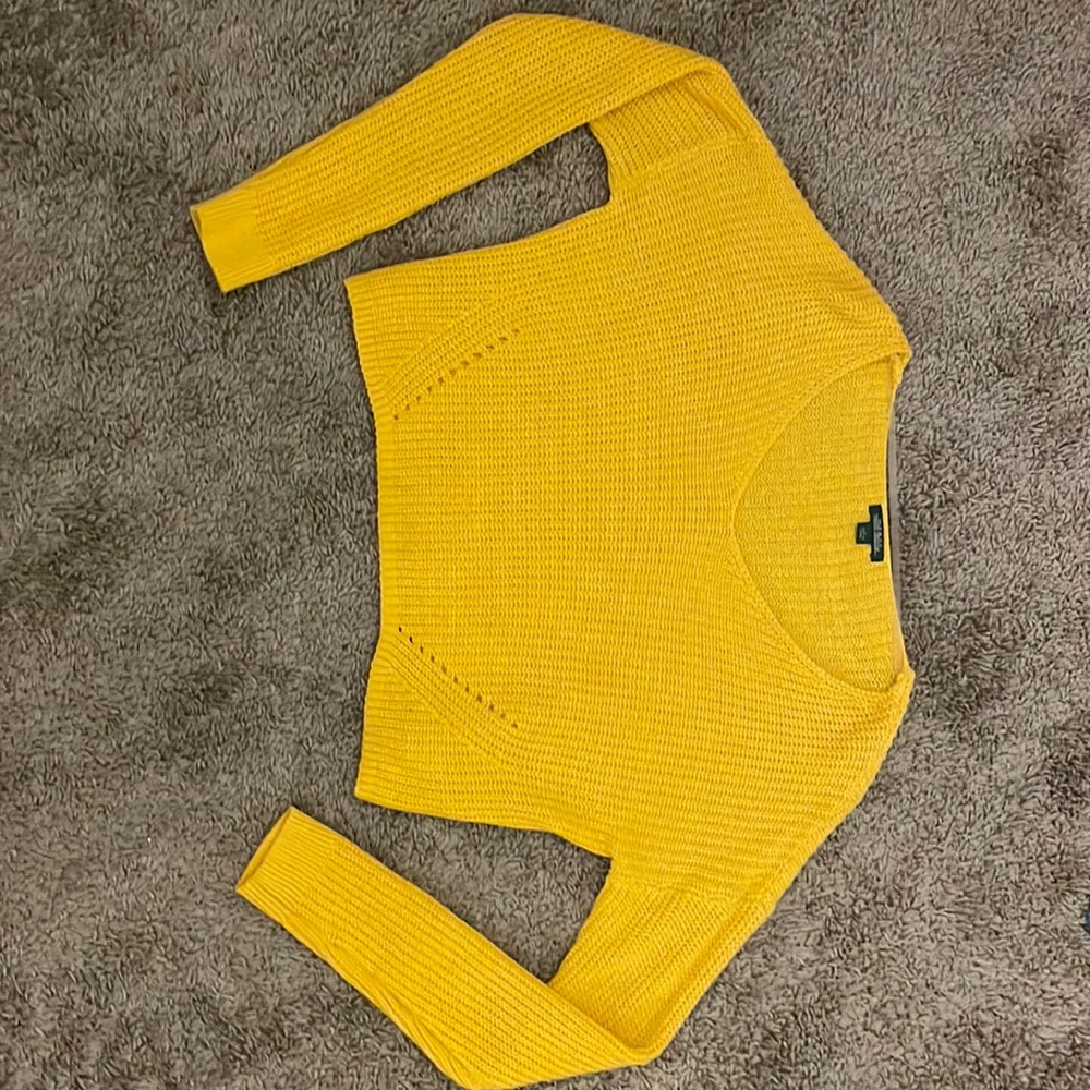 Cropped yellow sweater. Wild fable size S